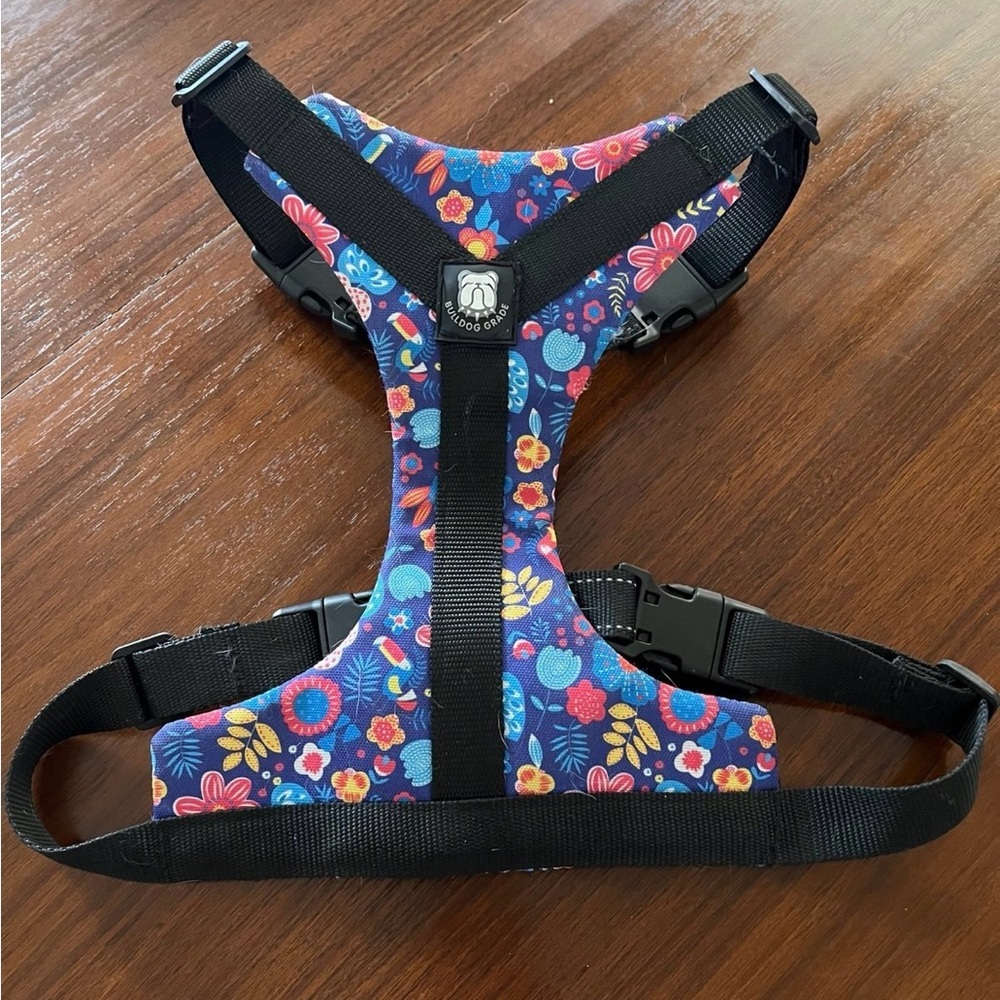 Bulldog Grade Size Large Floral Harness